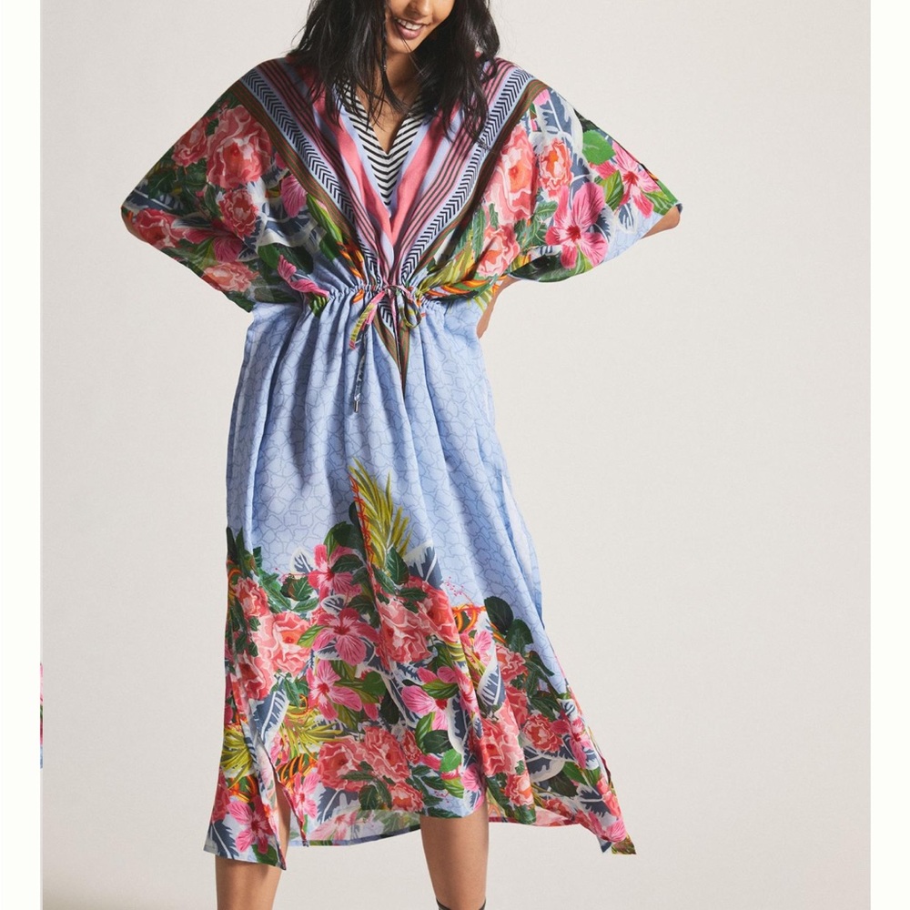 BL-NK V-NECK CAFTAN